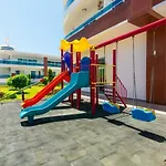 Lumos All-in In Luxury Full Facilities *